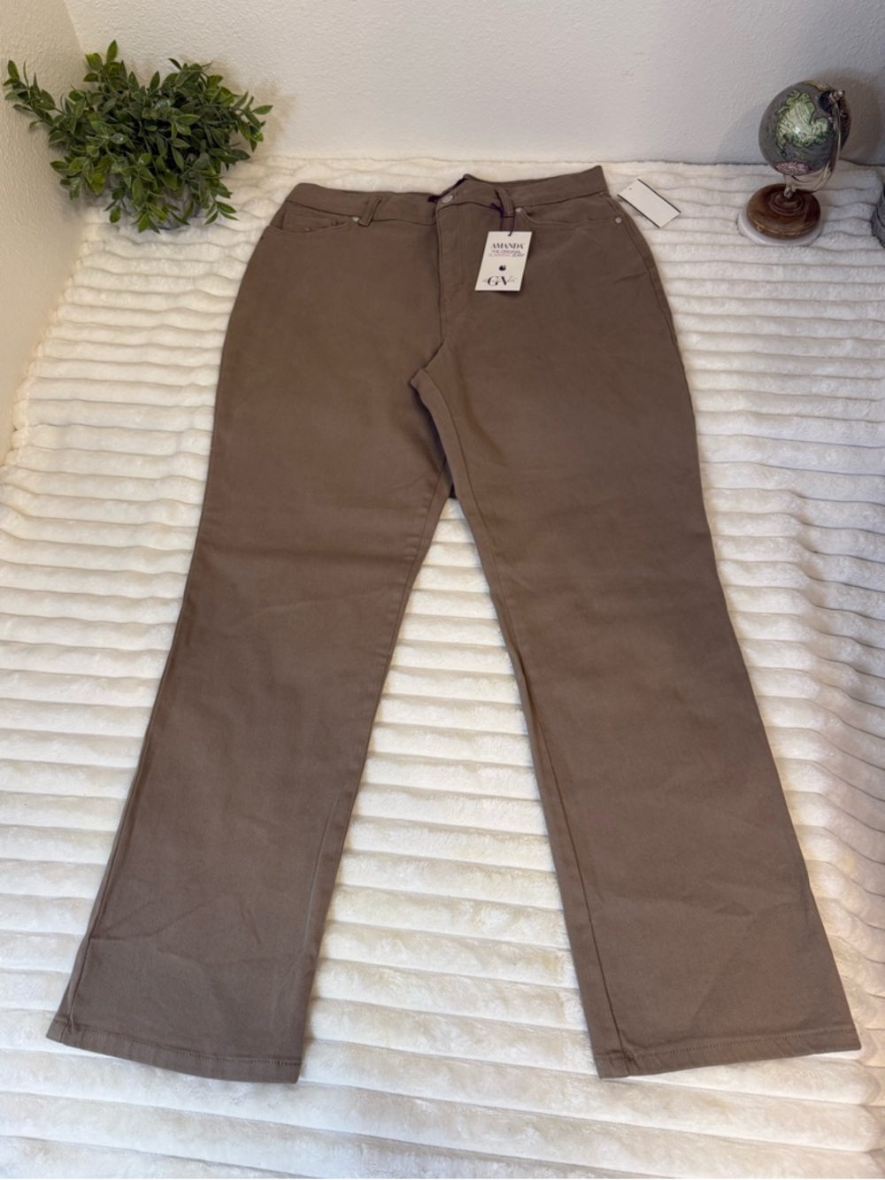 Gloria Vanderbilt Amanda slimming jeans size 16